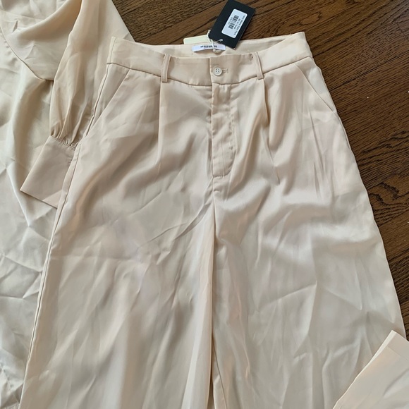 Peppermayo NWT oversized Monet satin shirt AND Milano pants, size 4 - Picture 5 of 6